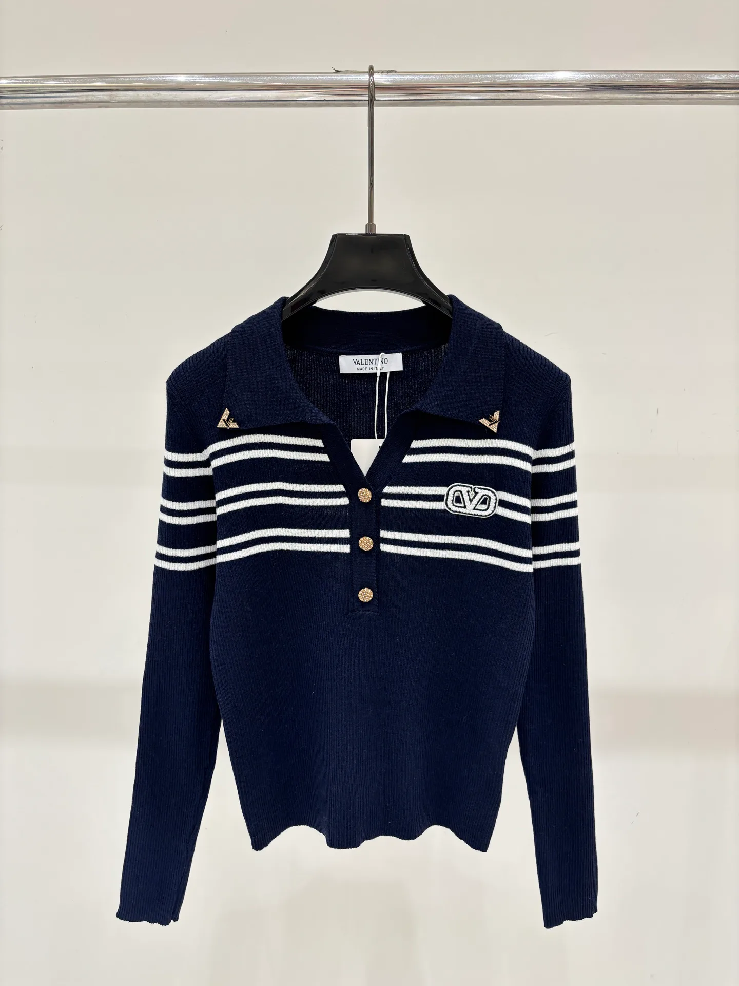 Women's Jumpers And Sweaters VALENTINO 18032617