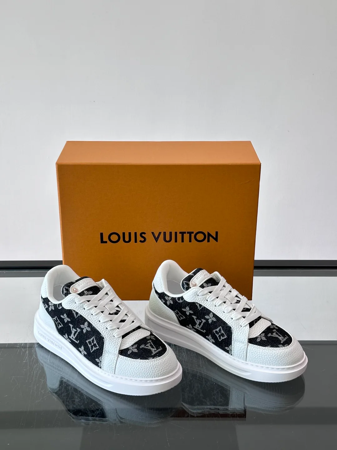 Men's Sneakers LOUIS VUITTON 17863573