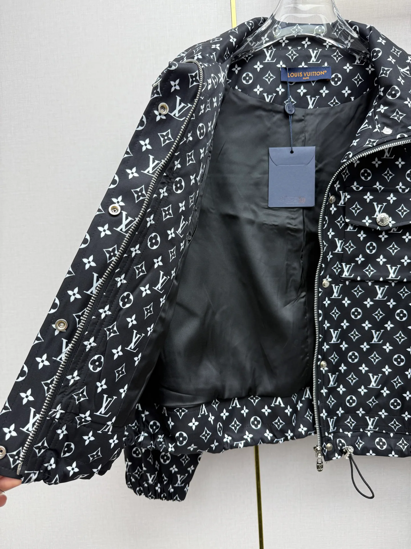 Women's Jackets And Down Jackets LOUIS VUITTON 17953152