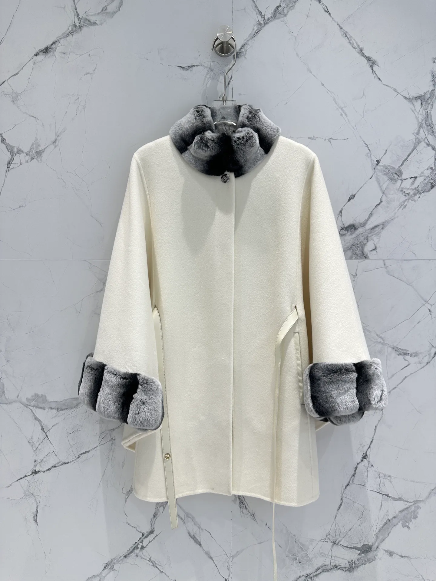 Women's Coats LORO PIANA 18513174