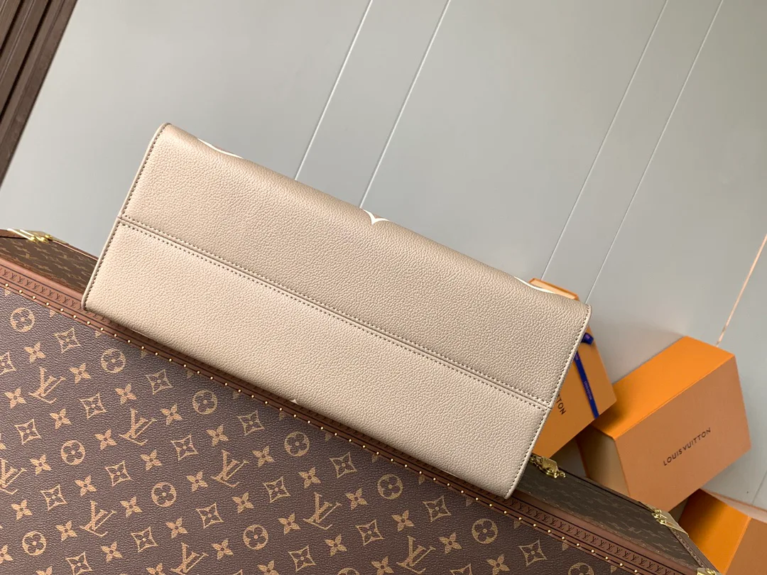 Women's Classic Handbags LOUIS VUITTON 18148126