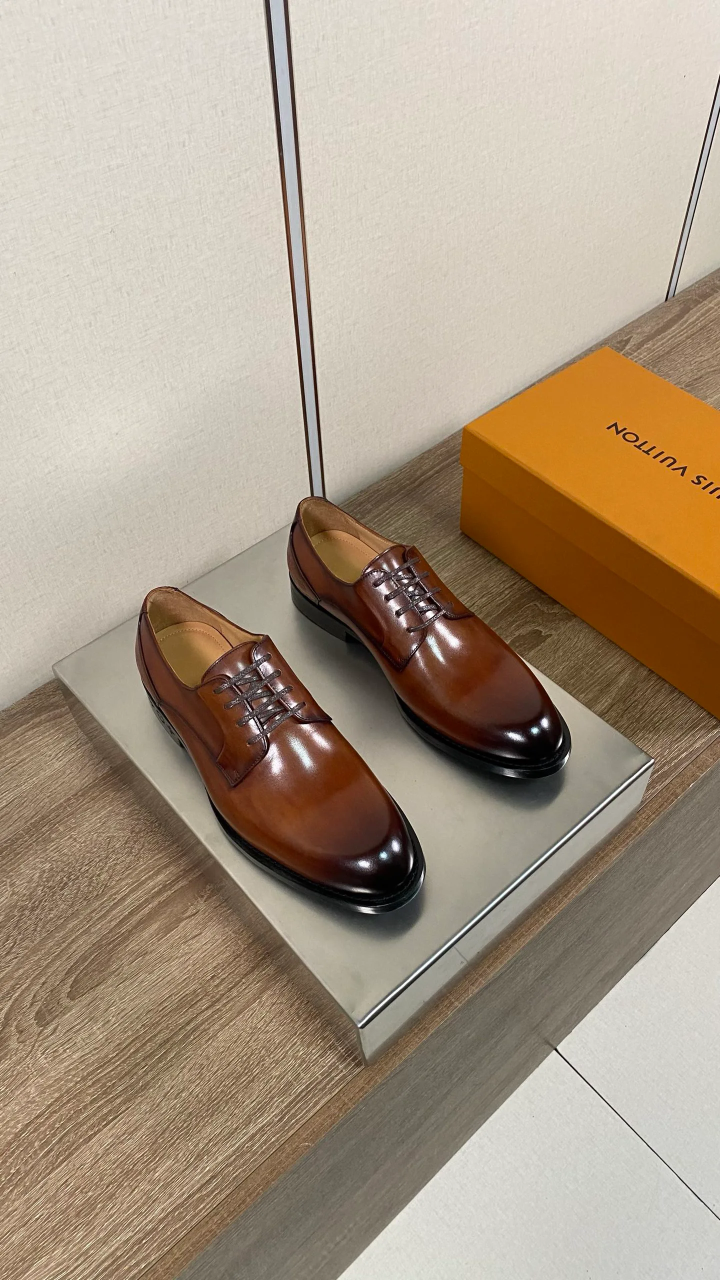 Men's Loafers And Dress Shoes LOUIS VUITTON 18078673