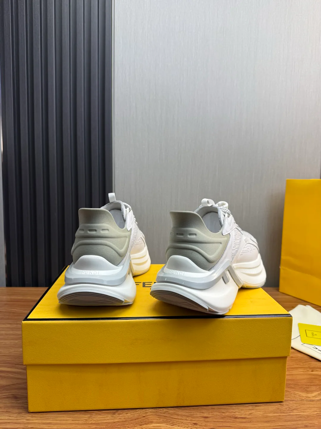 Men's Sneakers FENDI 17955199