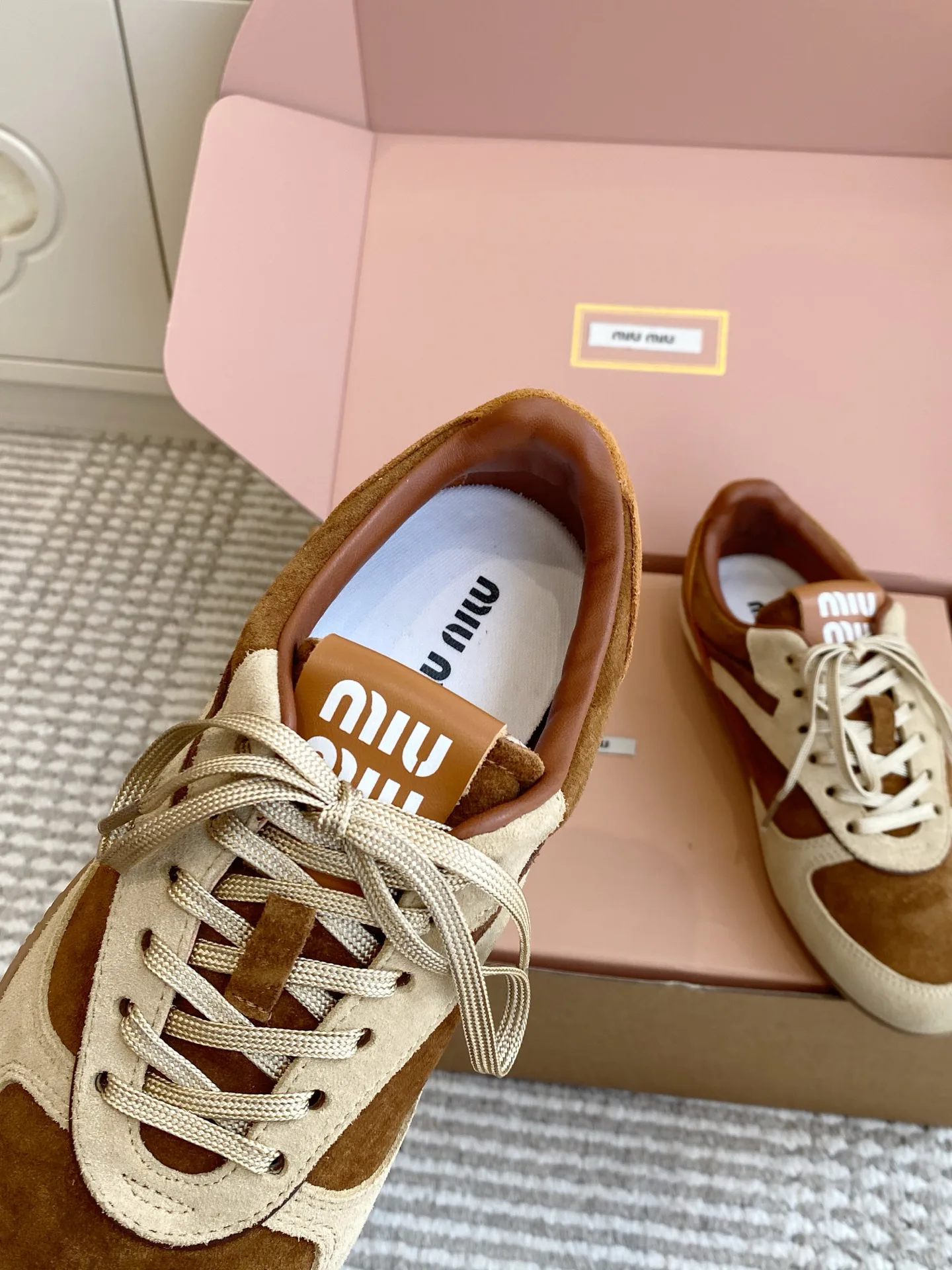 Women's Sneakers MIU MIU 18261274