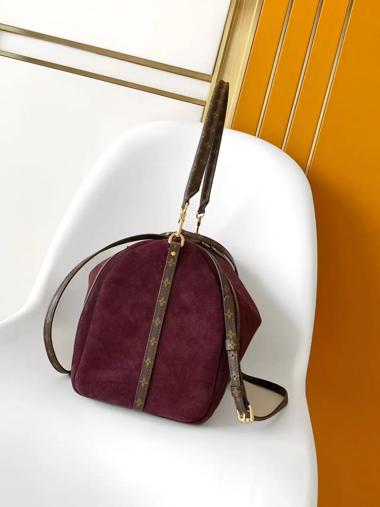 Классические Сумки Женские Louis Vuitton 18664434