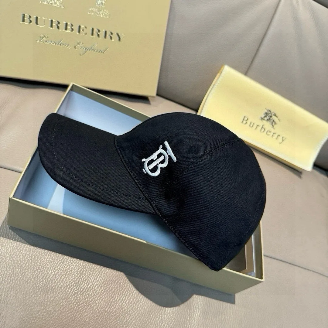 Hats BURBERRY 17604845