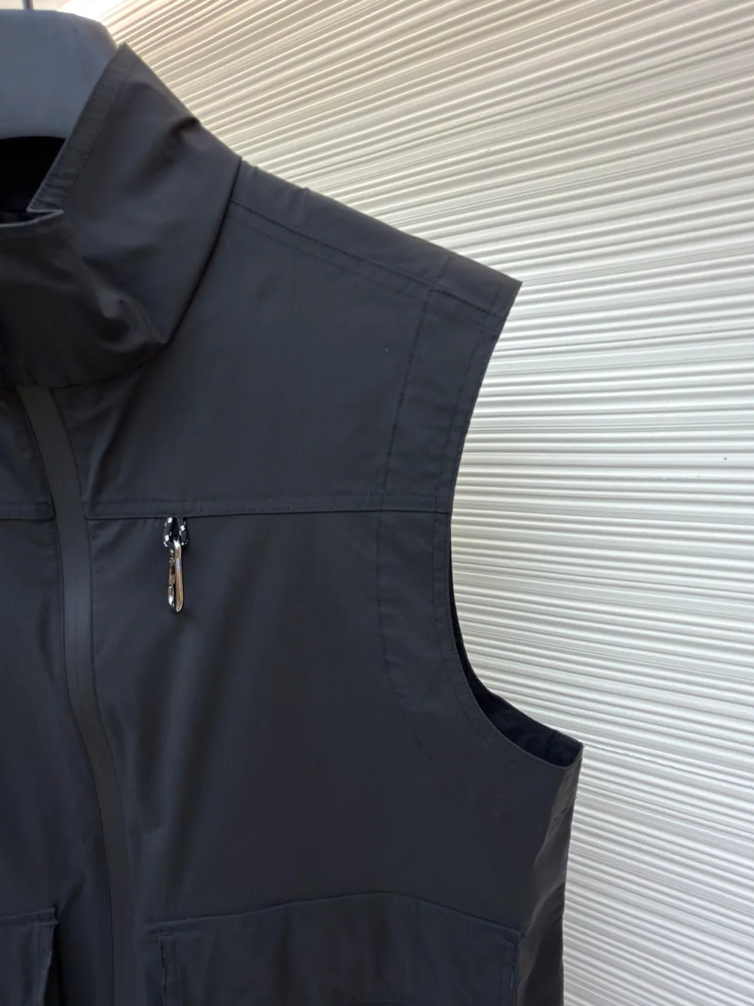 Men's Vests MONCLER 18359643
