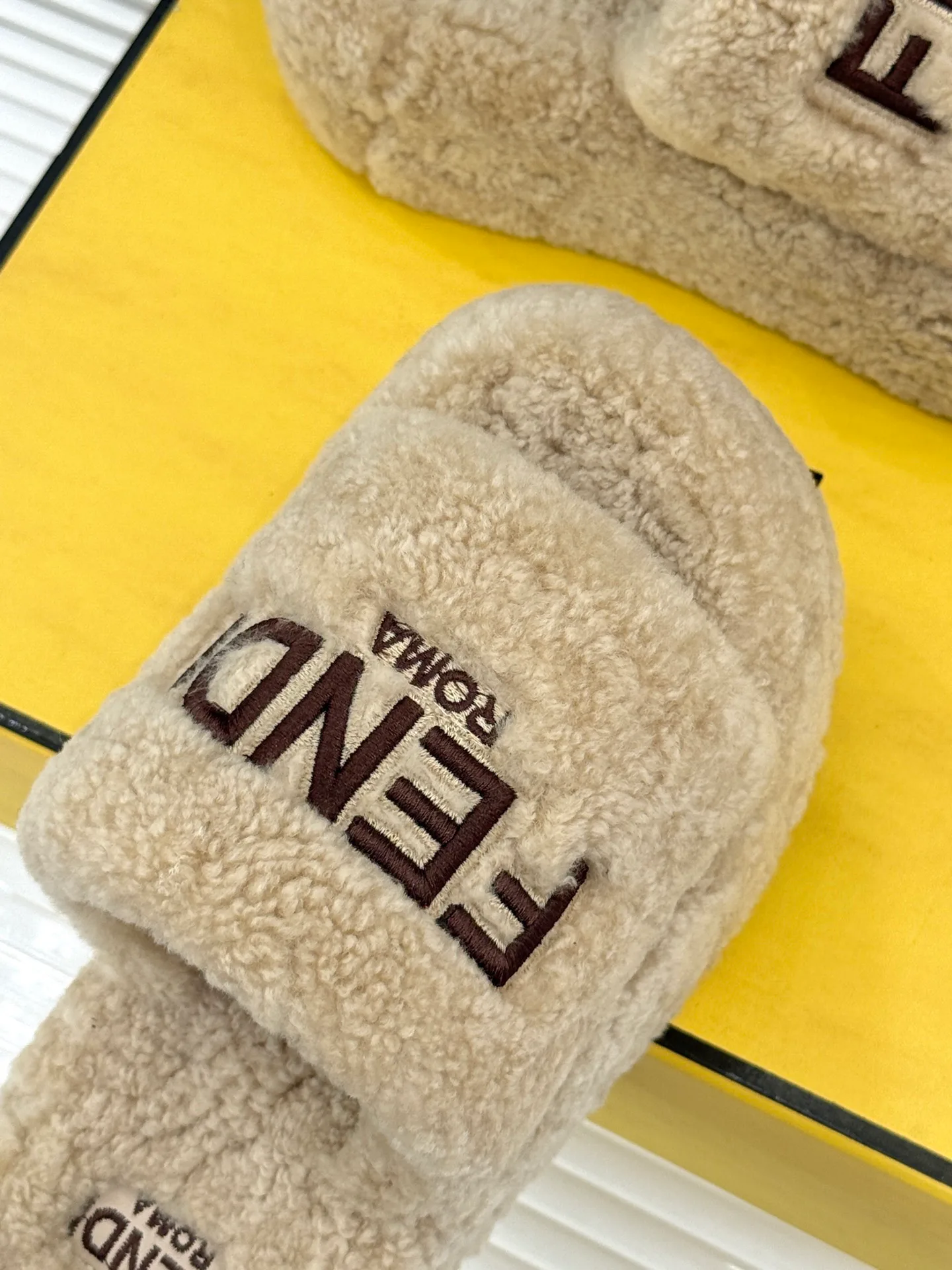 Women's Slippers FENDI 18154669
