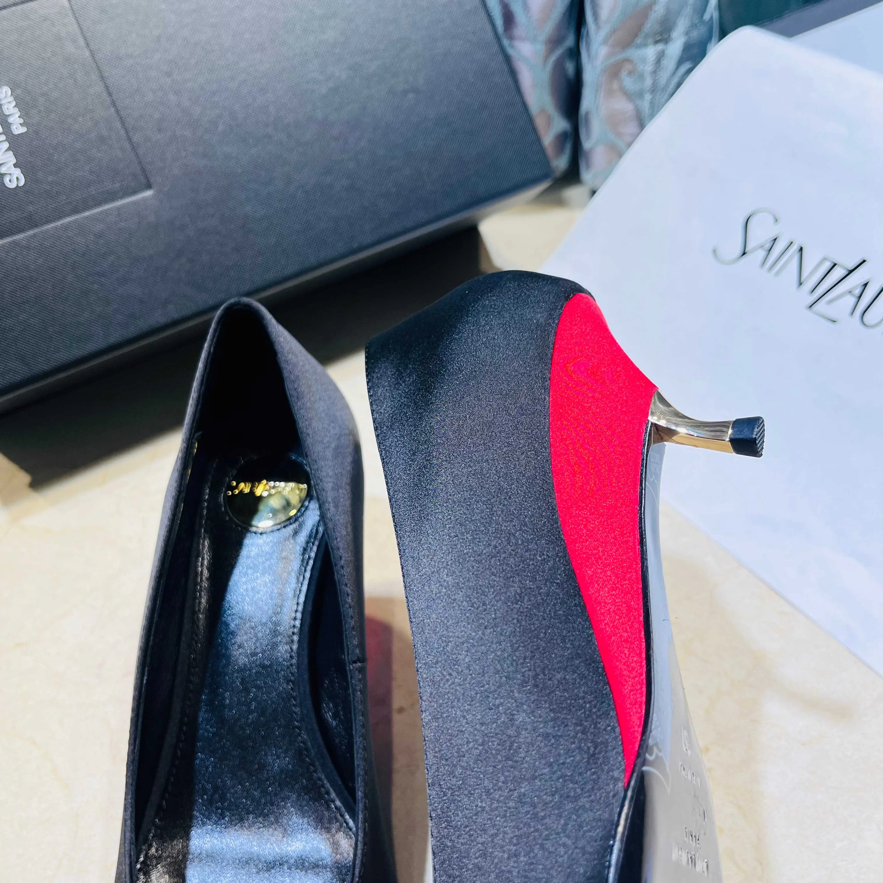 Women's Heels SAINT LAURENT 18083610