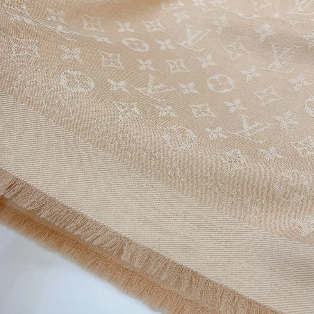 Scarves LOUIS VUITTON 18267585