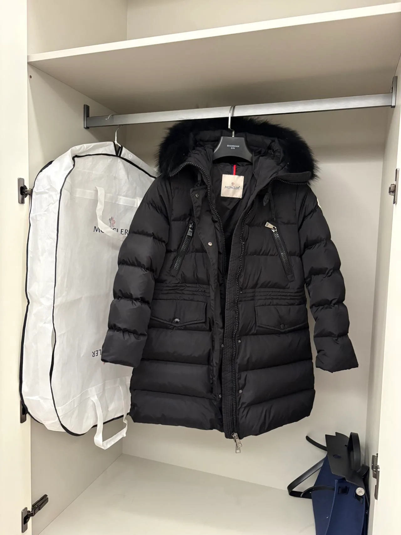 Men's Jackets And Down Jackets MONCLER 18383063