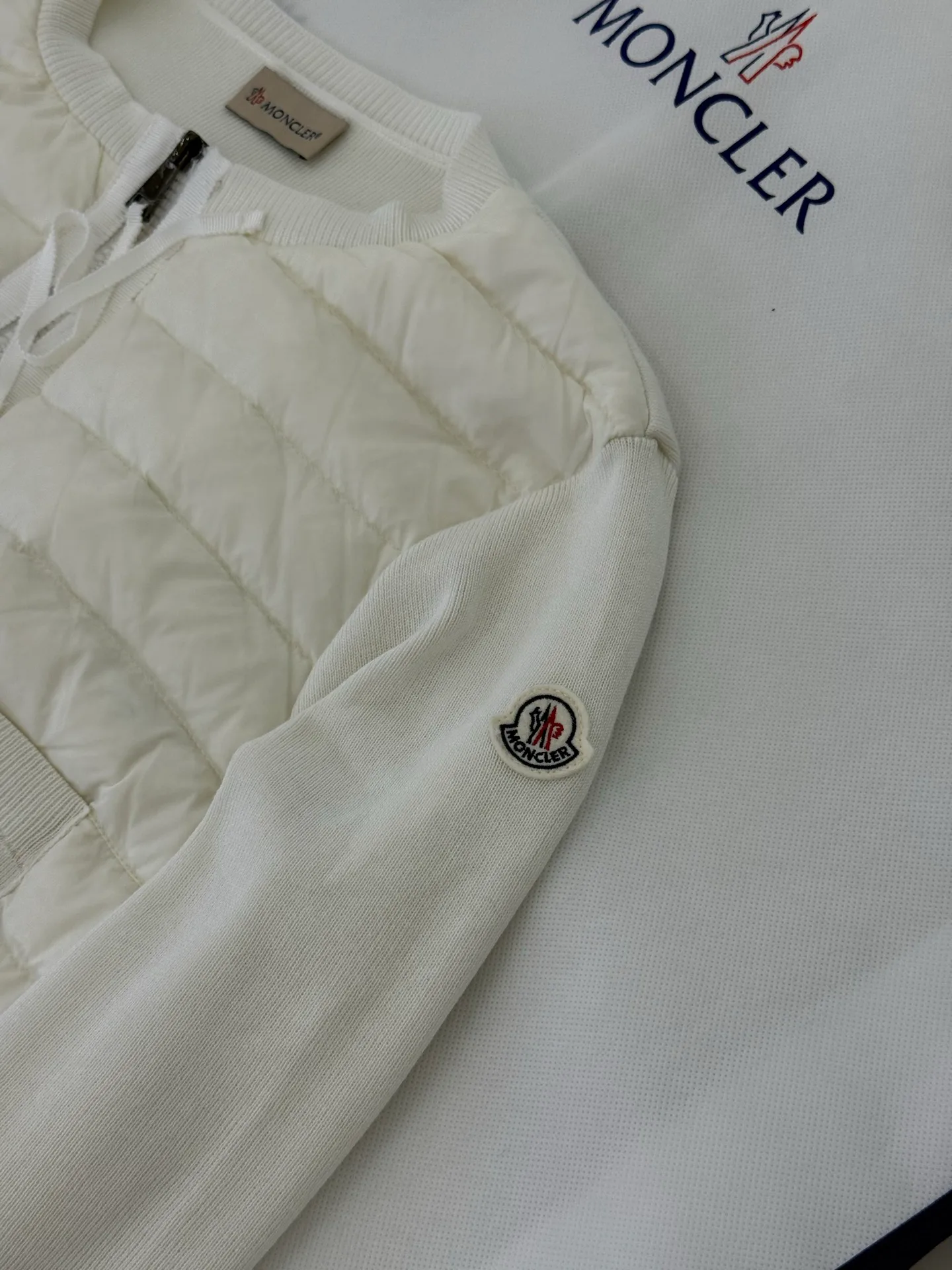 Women's Jackets And Down Jackets MONCLER 17122201