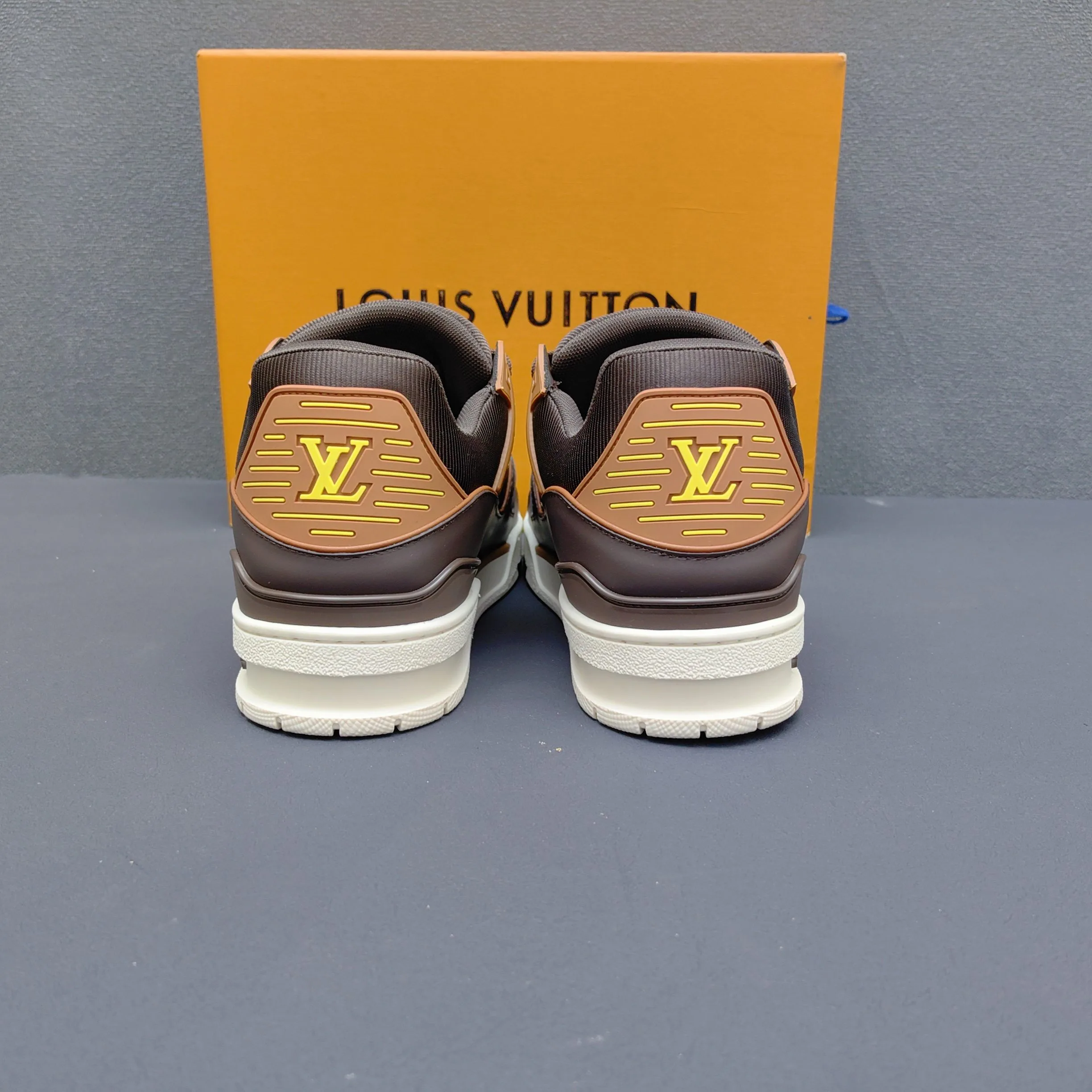 Men's Sneakers LOUIS VUITTON 17725087
