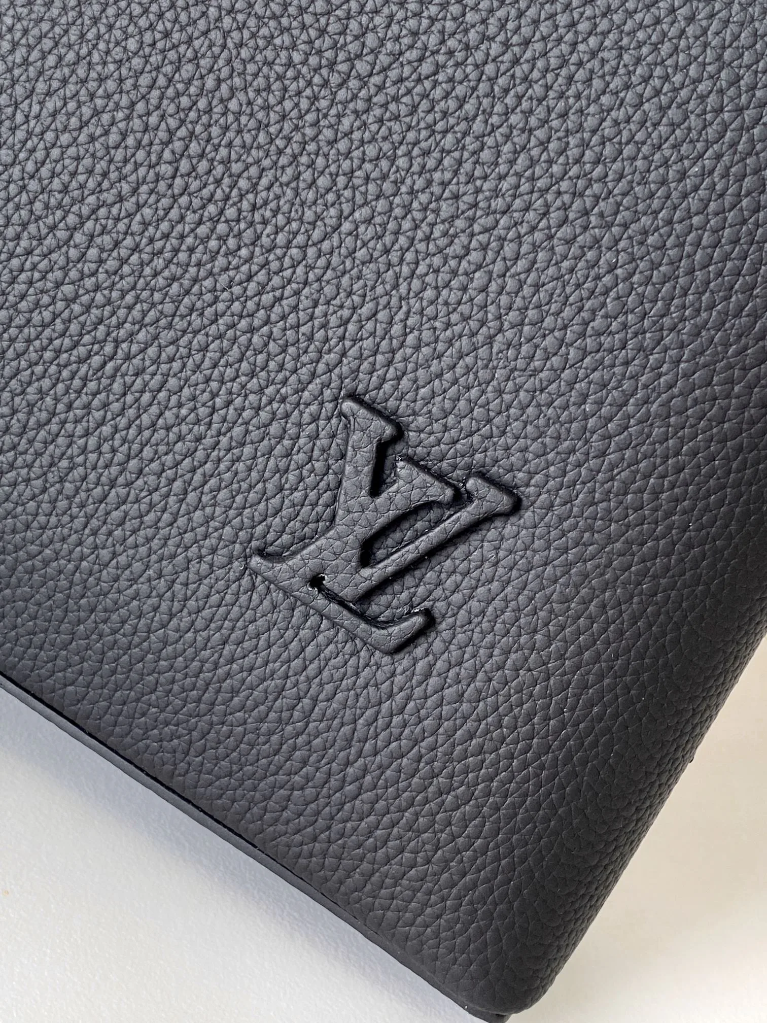 Women's Clutches LOUIS VUITTON 17943395