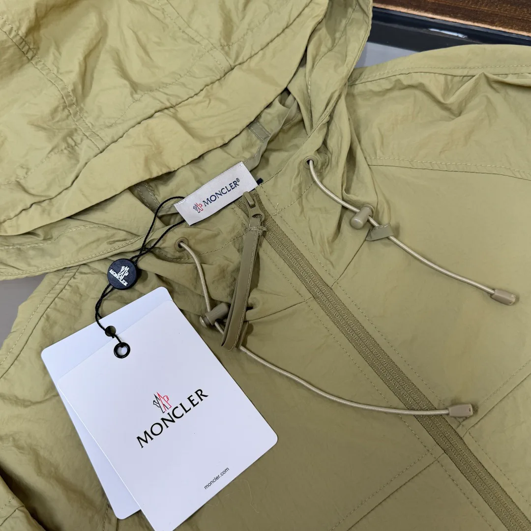 Men's Jackets And Down Jackets MONCLER 17286063