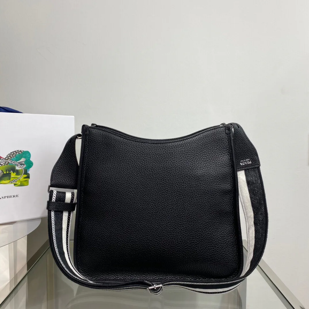 Women's Shoulder Bags PRADA 18323070