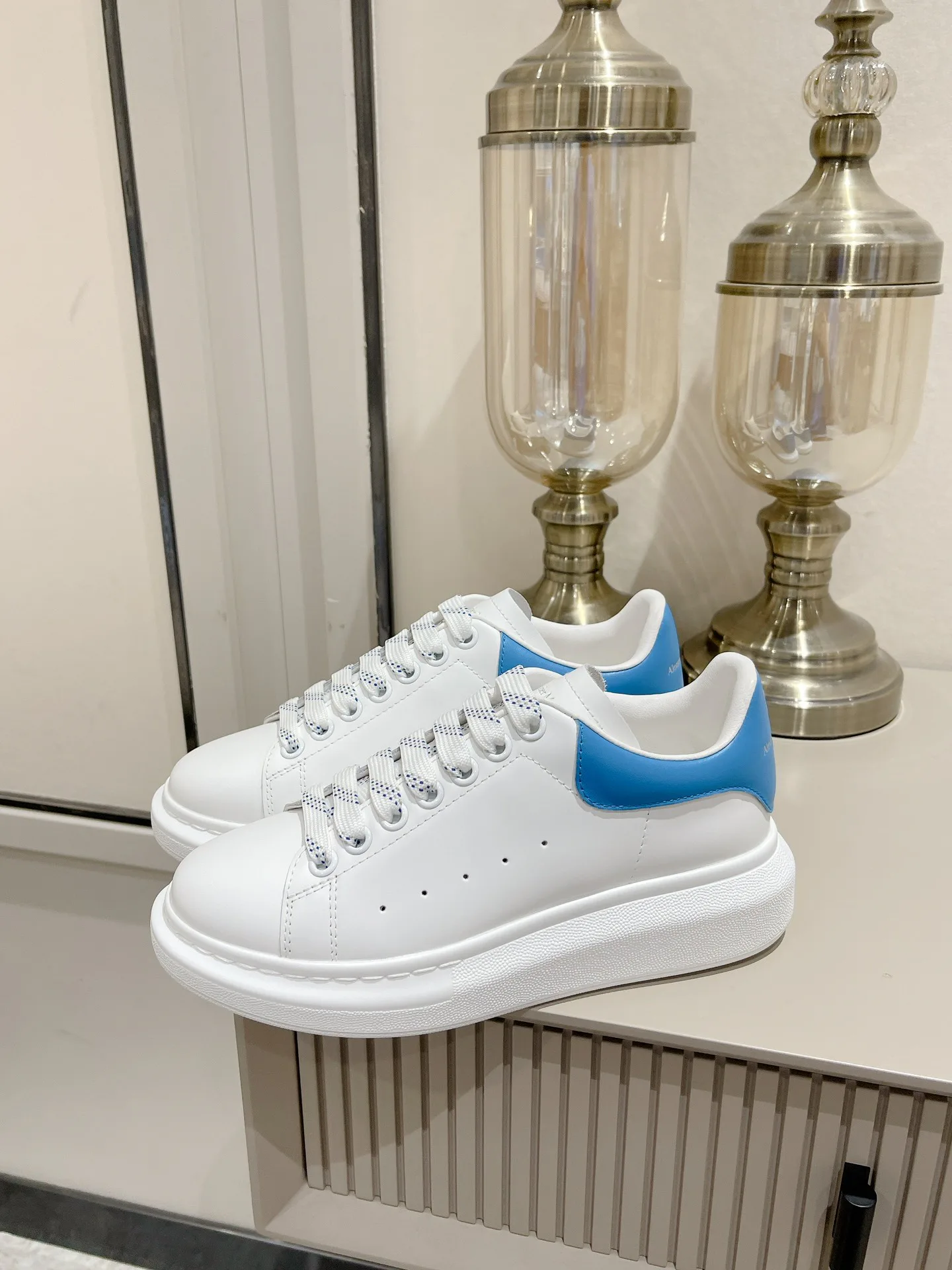 Women's Sneakers ALEXANDER MCQUEEN 18373667