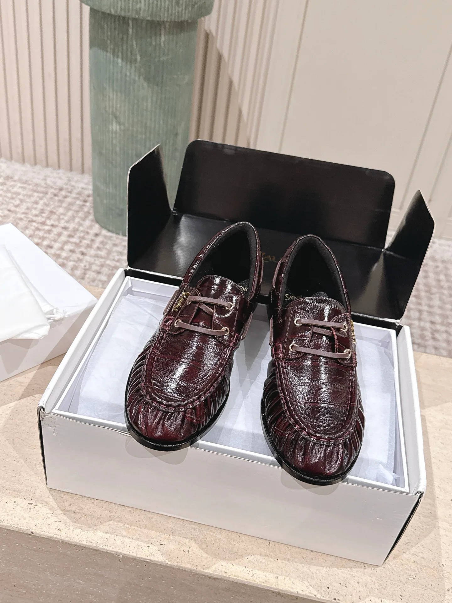 Women's Loafers And Moccasins SAINT LAURENT 18092260