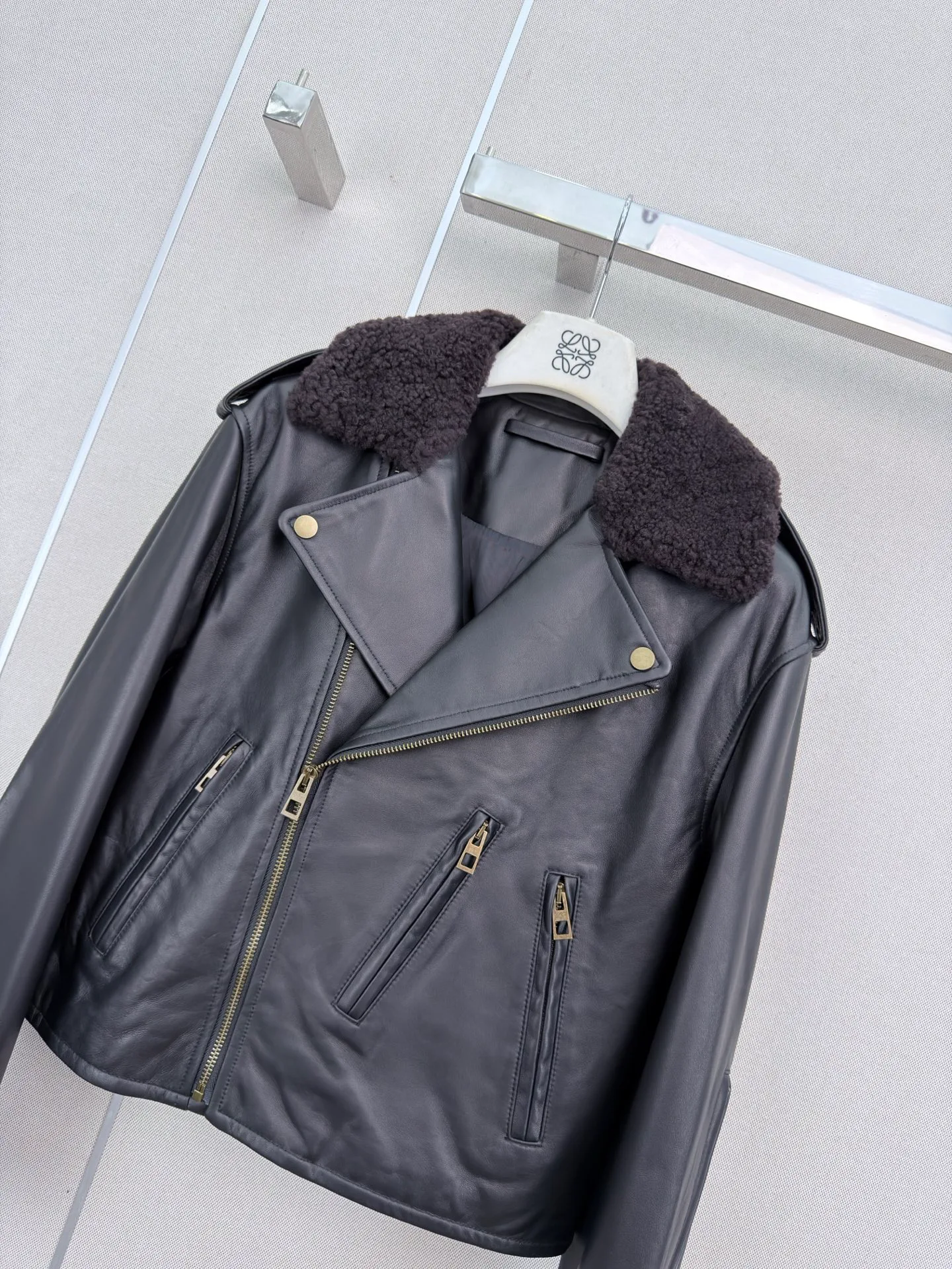 Women's Leather Jackets And Sheepskin Coats LOEWE 18455196