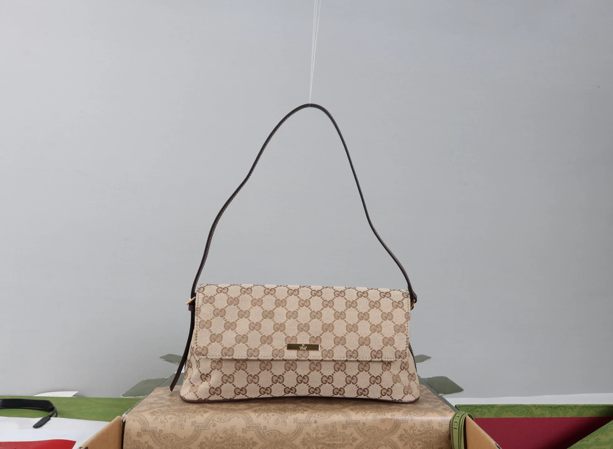Women's Classic Handbags GUCCI 18065239