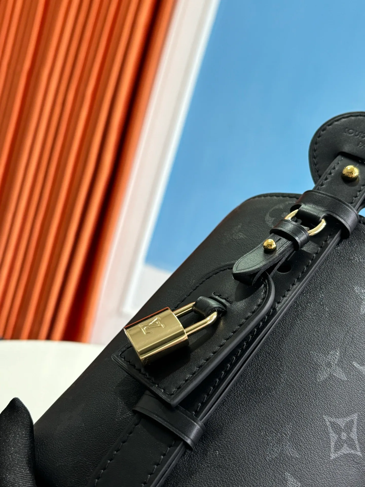 Women's Classic Handbags LOUIS VUITTON 18409422