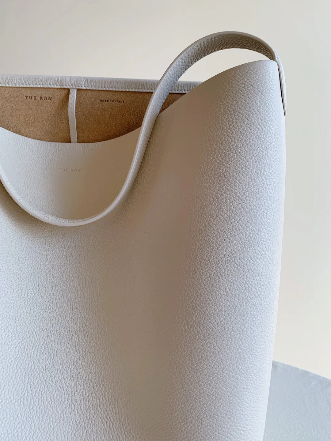 Women's Classic Handbags THE ROW 18070661