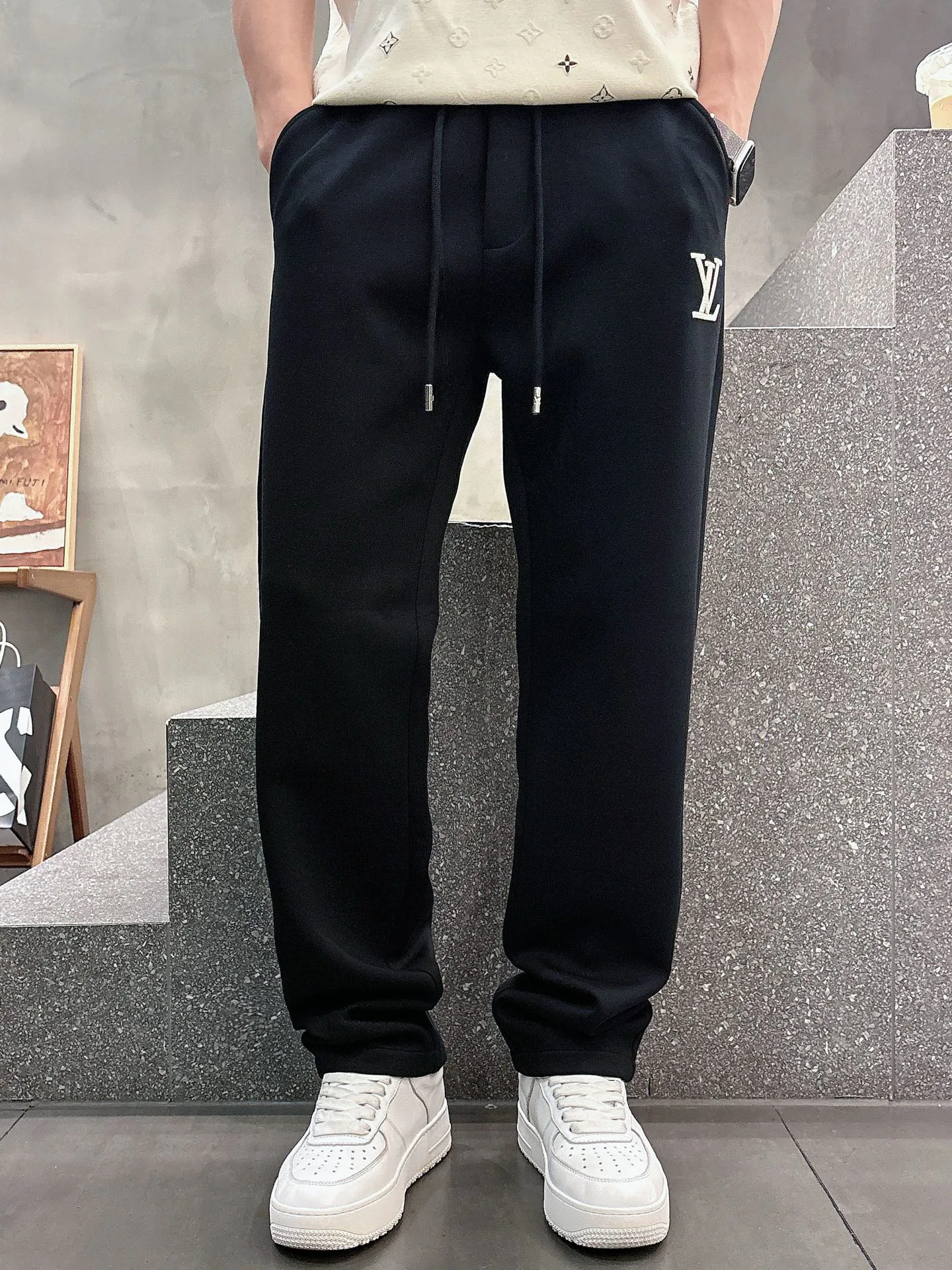 Men's Trousers LOUIS VUITTON 18399251