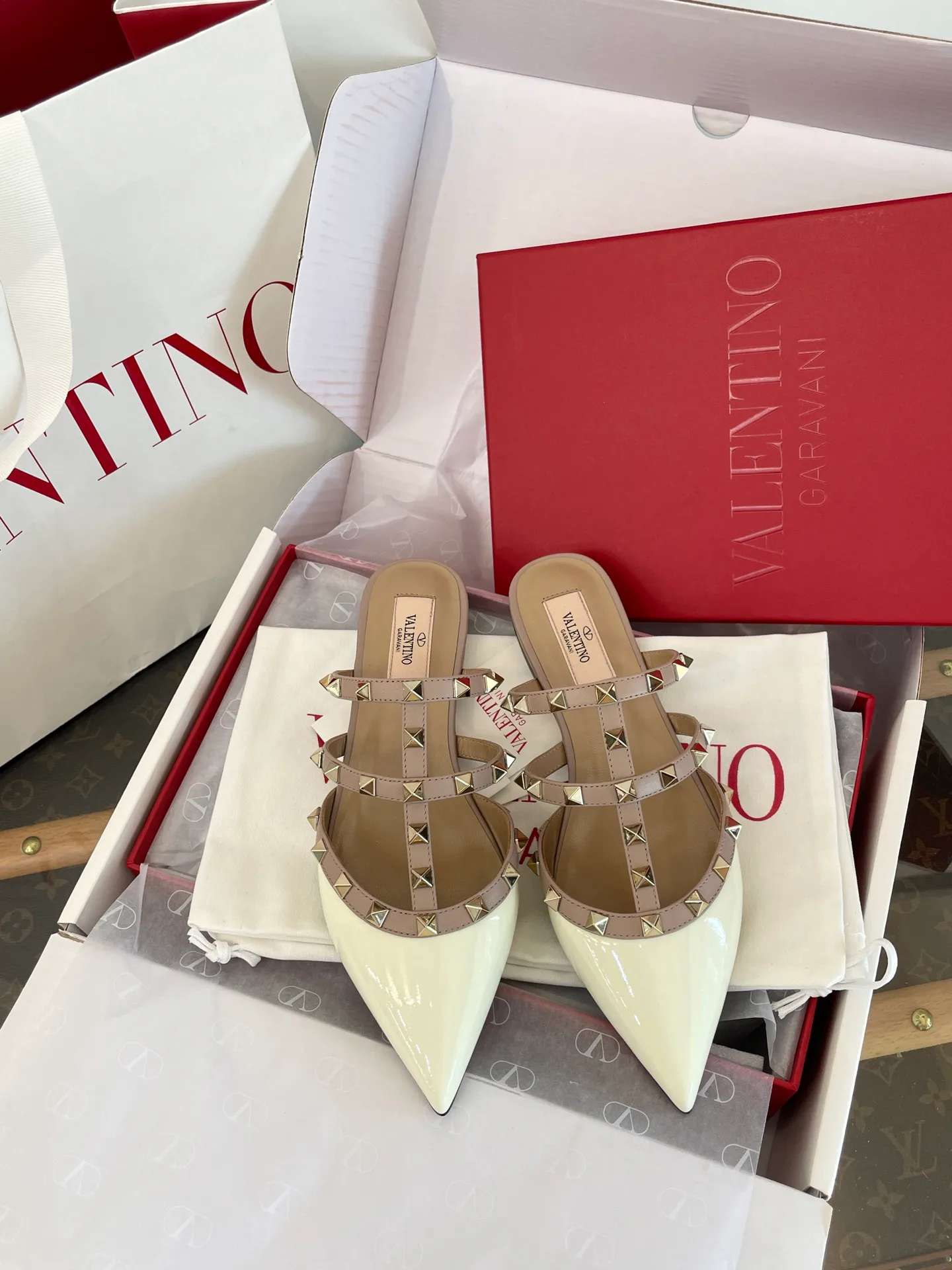 Women's Mules And Clogs VALENTINO 18133375