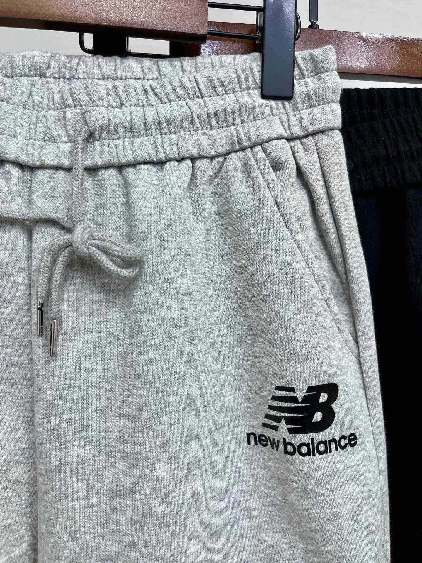 Men's Trousers NEW BALANCE 18068873