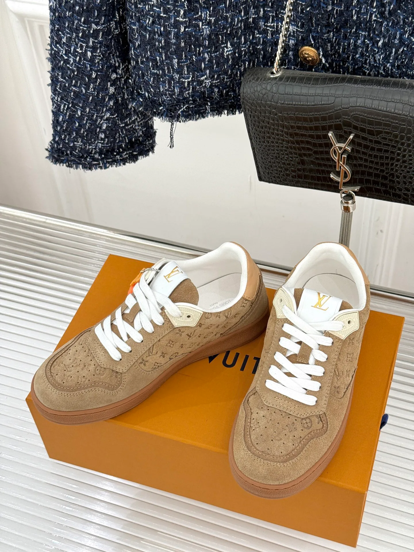 Women's Sneakers LOUIS VUITTON 18036323