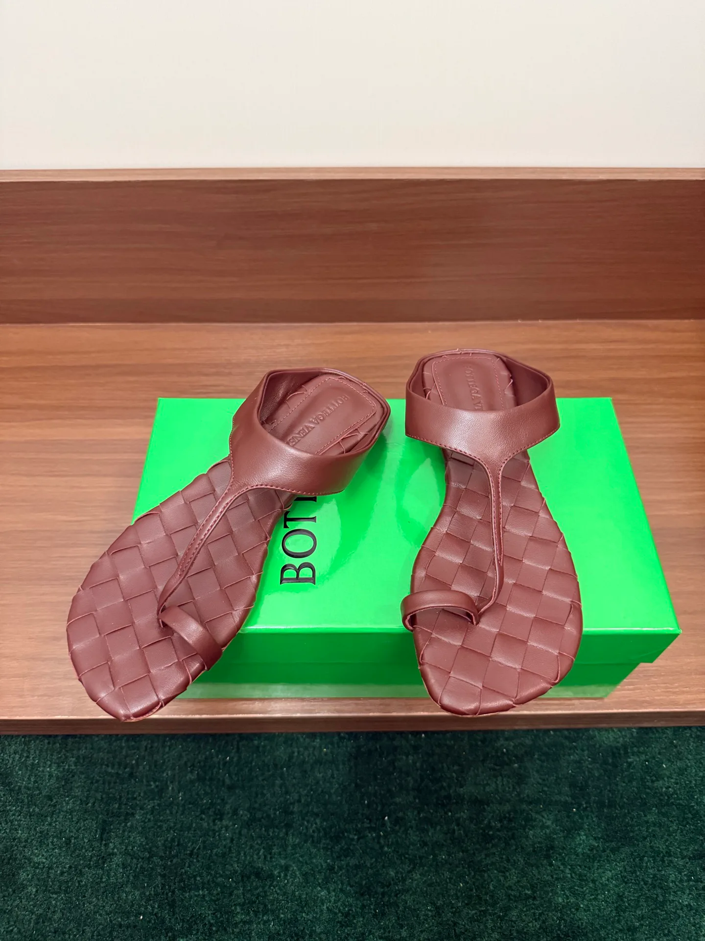Women's Flip-Flops BOTTEGA VENETA 17816970
