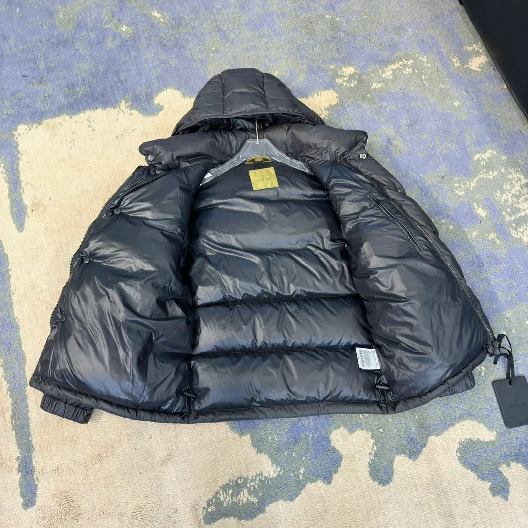 Куртки И Пуховики Мужские Moncler 18684494