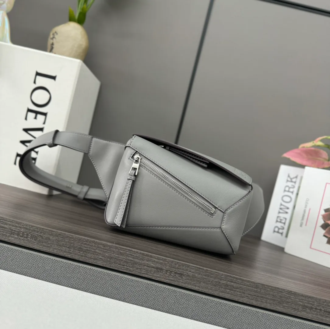 Women's Belt Bags LOEWE 18231891