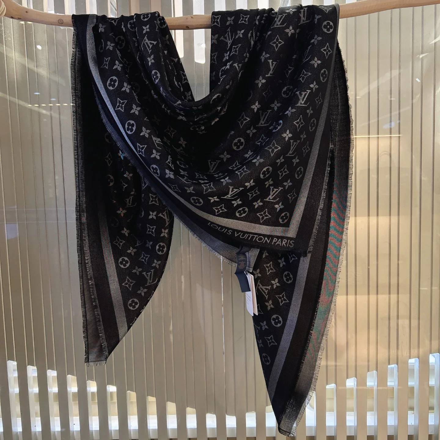 Scarves LOUIS VUITTON 18267547