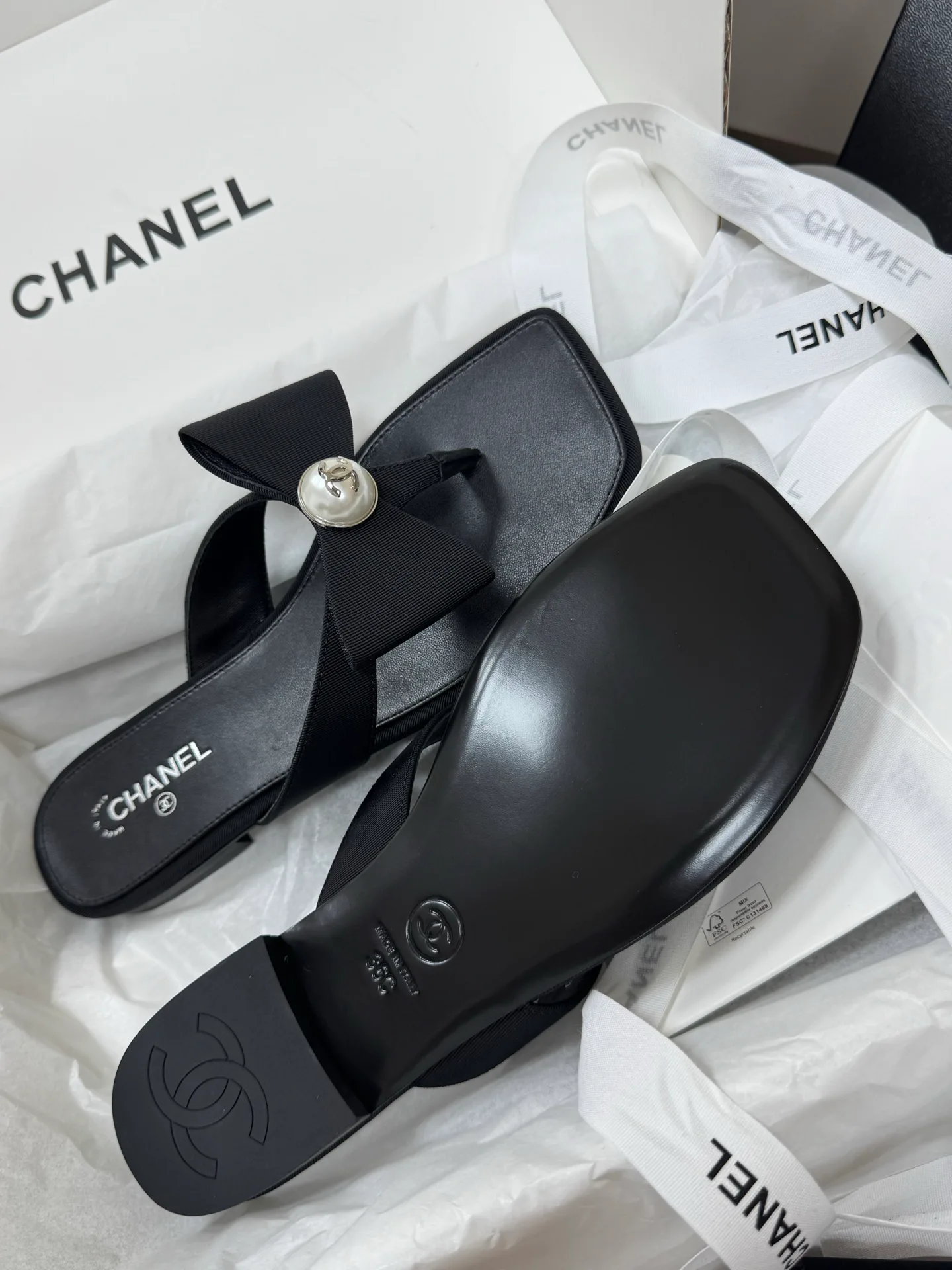 Women's Flip-Flops CHANEL 17418250