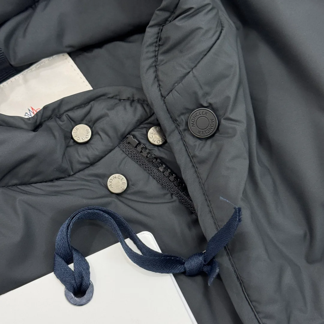 Men's Jackets And Down Jackets MONCLER 17827399