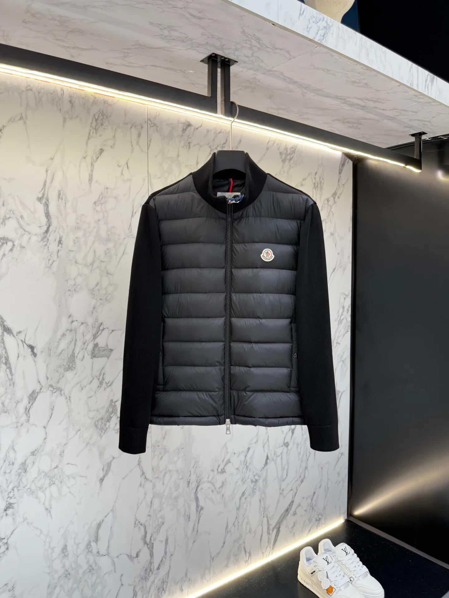 Men's Jackets And Down Jackets MONCLER 18480842