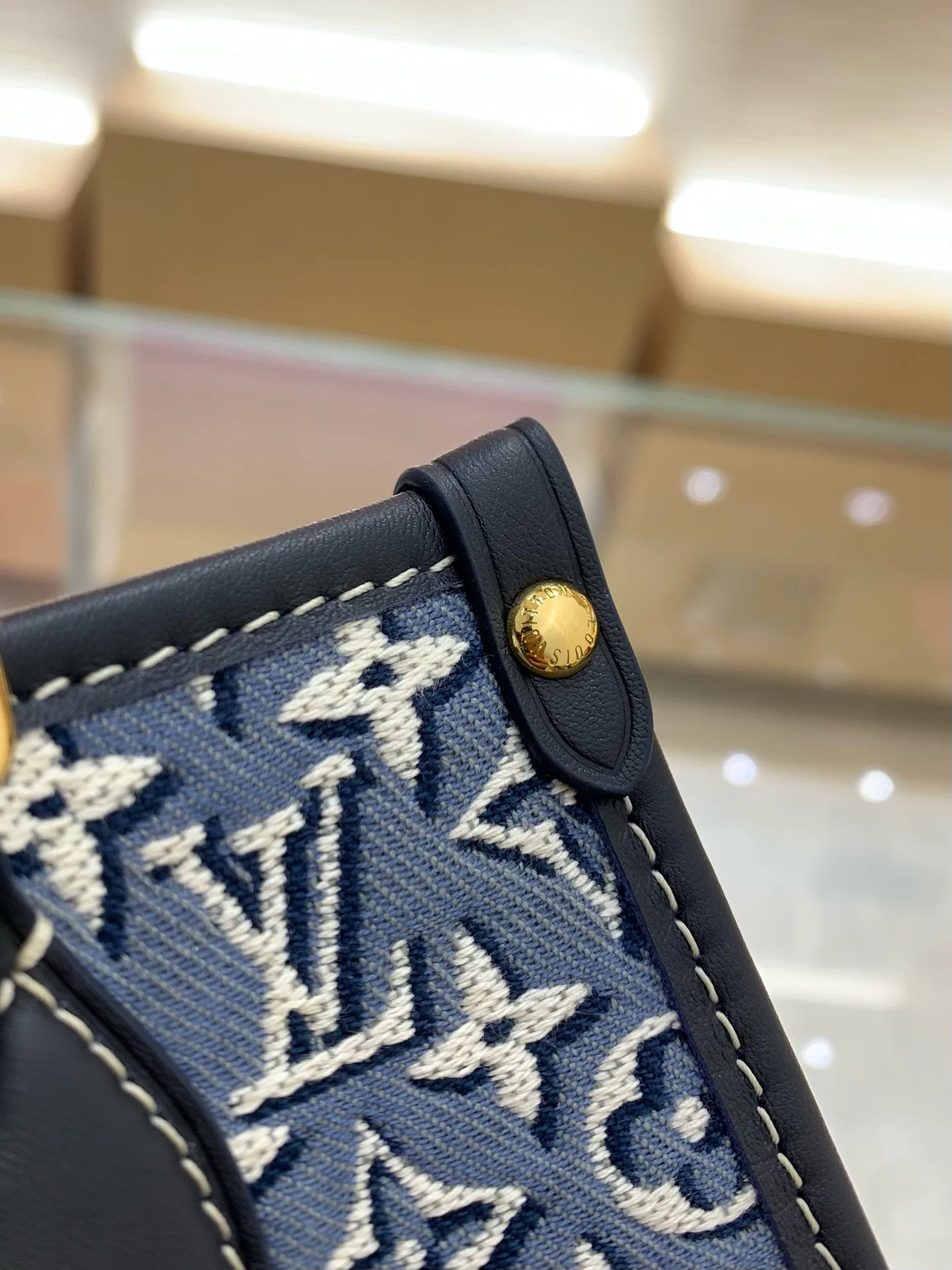 Women's Classic Handbags LOUIS VUITTON 18461033