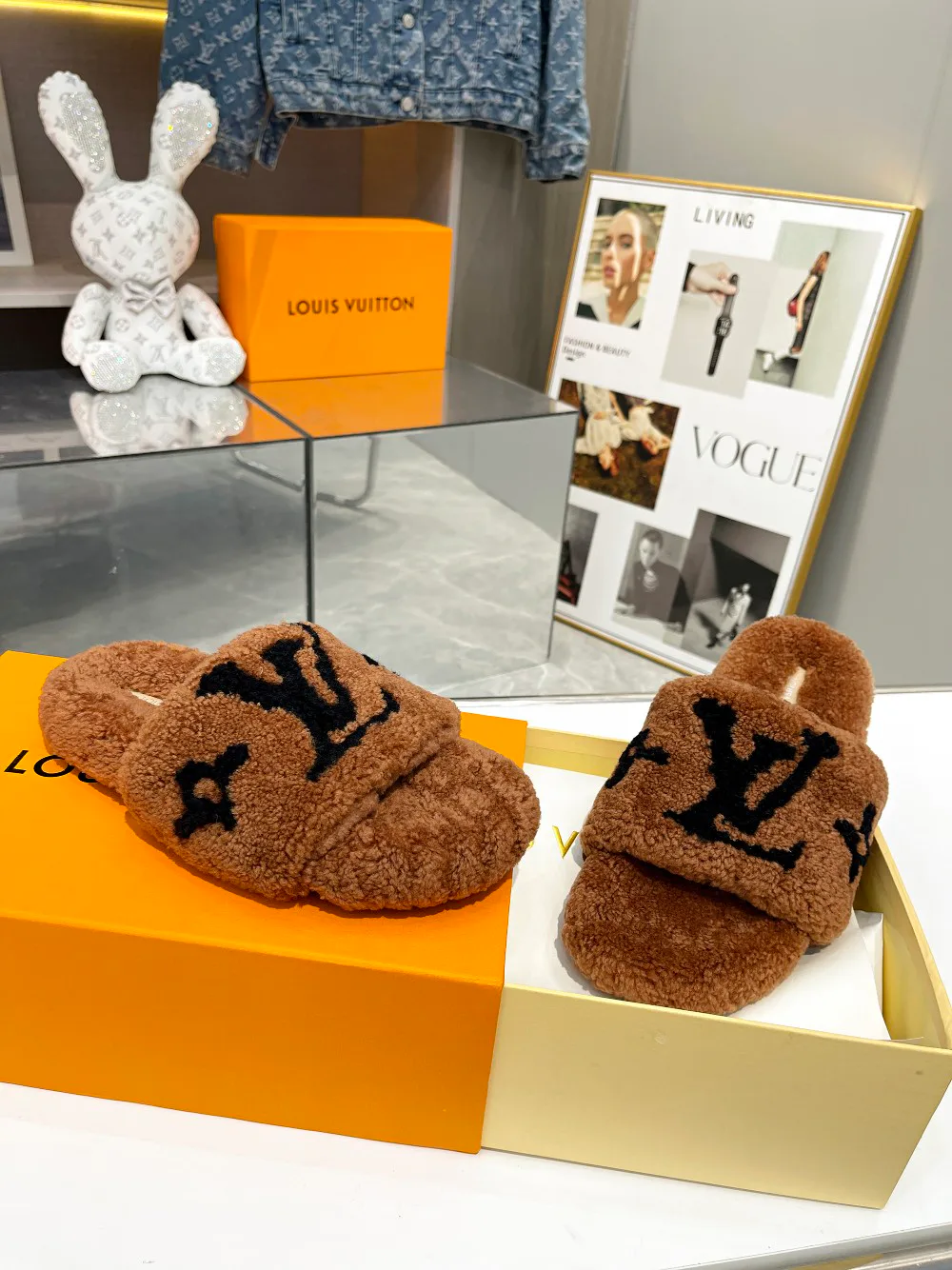 Women's Slippers LOUIS VUITTON 18366830