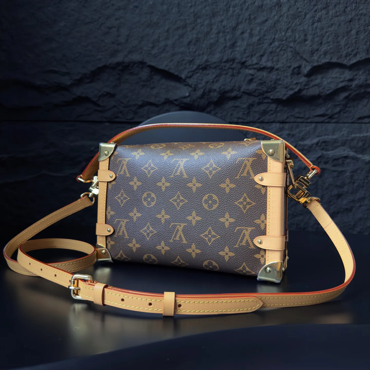Классические Сумки Женские Louis Vuitton 18676161