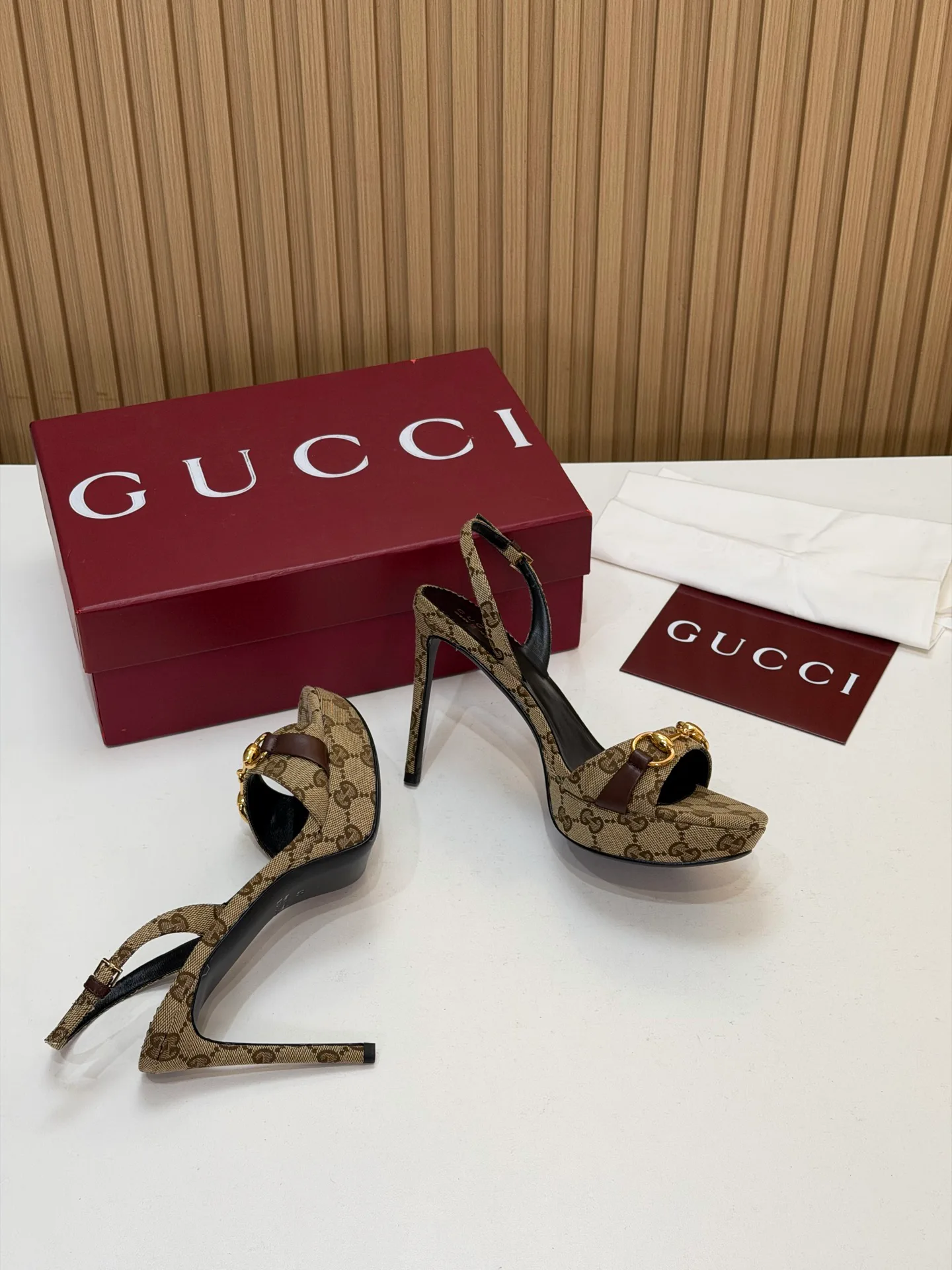 Women's Open-Toe Sandals GUCCI 18396265