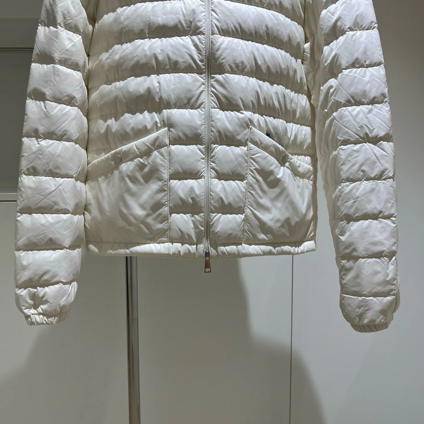 Women's Jackets And Down Jackets MONCLER 18180100
