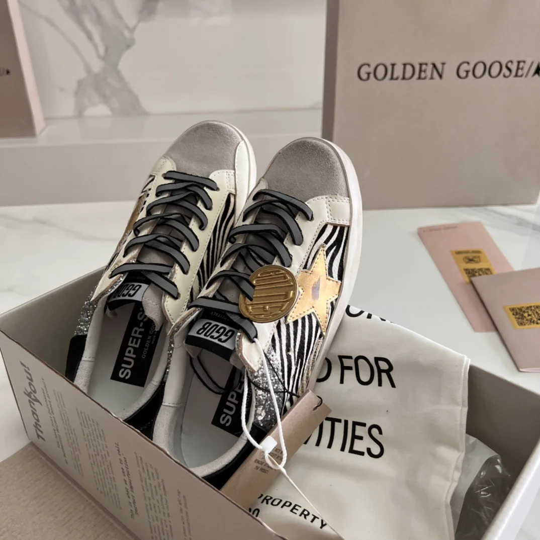 Women's Sneakers GOLDEN GOOSE 16995658