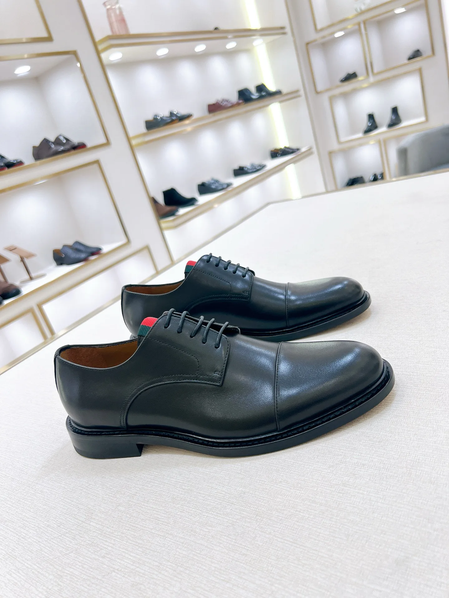 Men's Loafers And Dress Shoes GUCCI 18303394