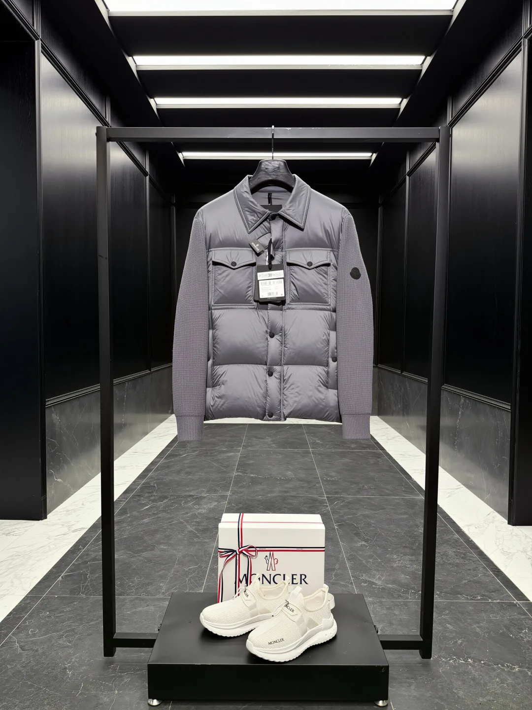 Men's Jackets And Down Jackets MONCLER 18188340