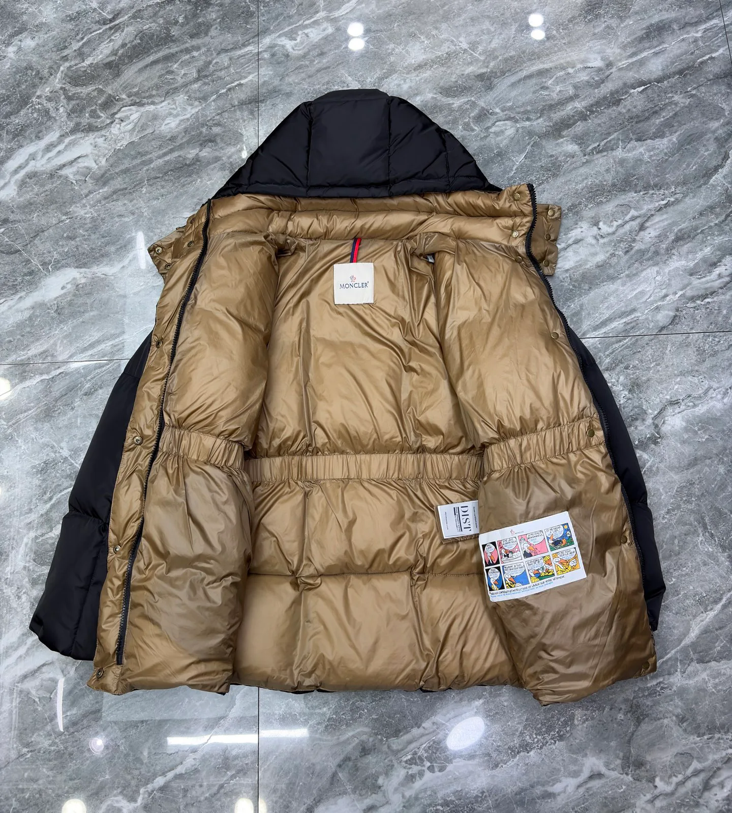 Women's Jackets And Down Jackets MONCLER 17801604