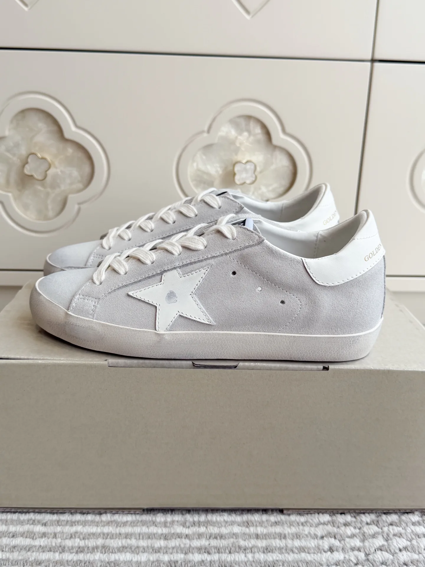 Women's Sneakers GOLDEN GOOSE 18360498