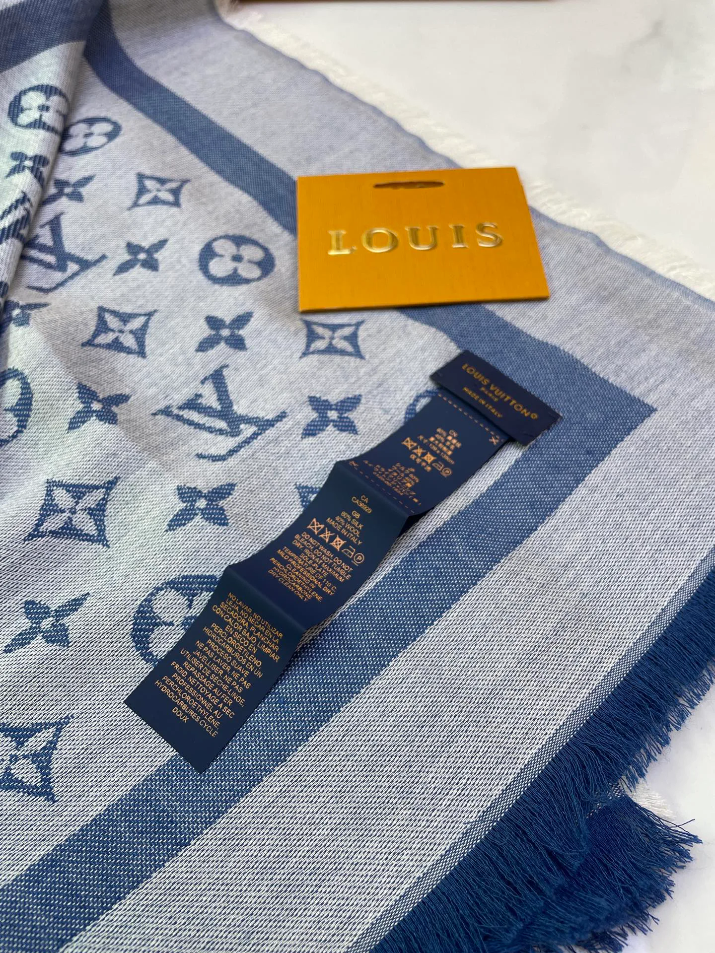 Scarves LOUIS VUITTON 17928310