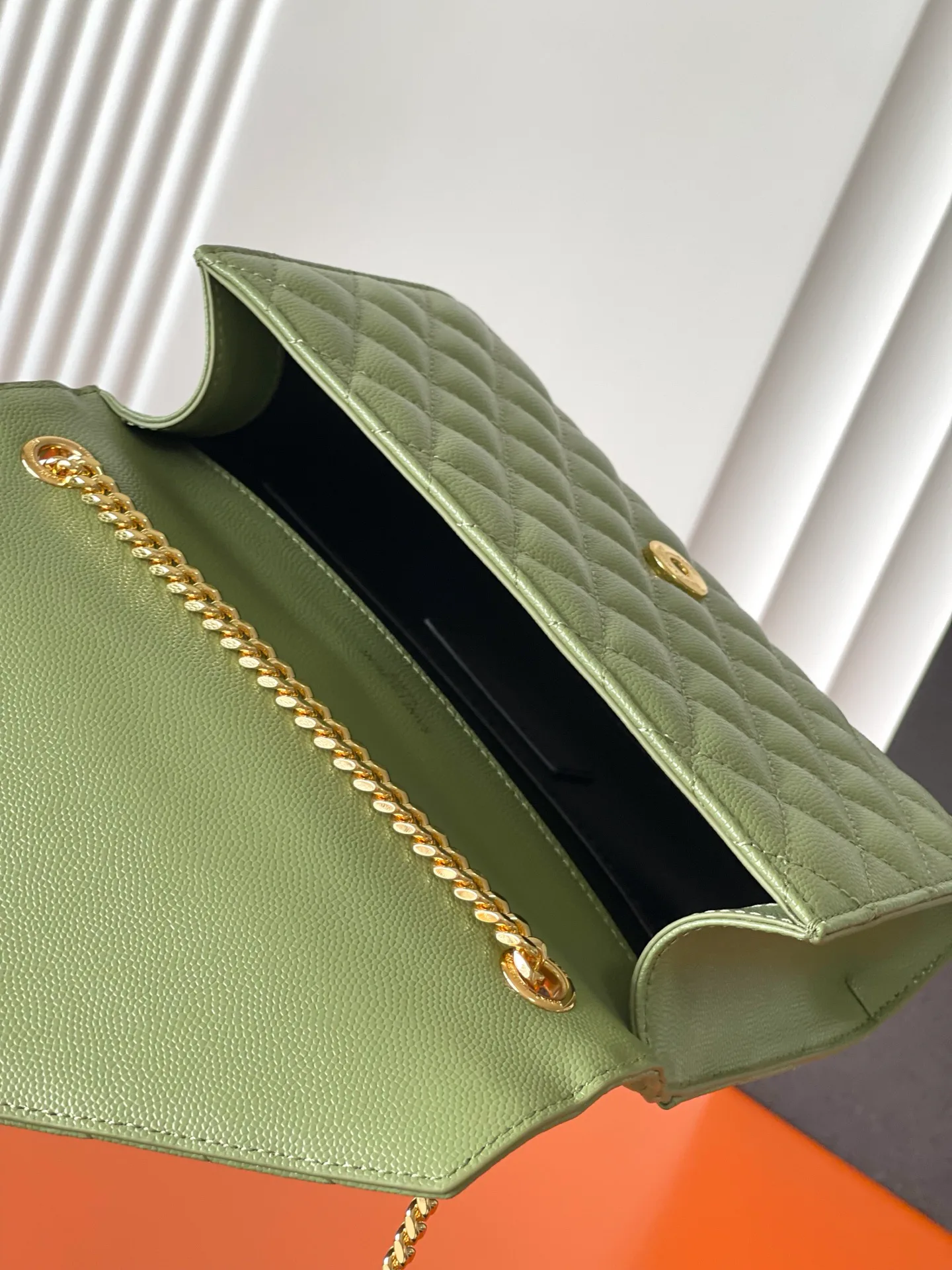 Классические Сумки Женские Saint Laurent 18610972