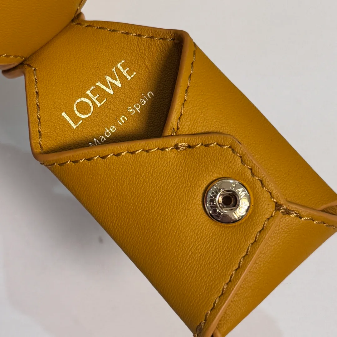 Women's Classic Handbags LOEWE 18530655